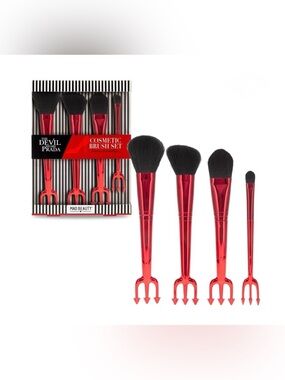 Mad Beauty Devil Wears Prada 4-Piece Brush Set